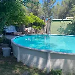 L Oasis Avec Piscine Les Angles (Gard)