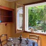 L Oasis Avec Piscine * Les Angles (Gard)