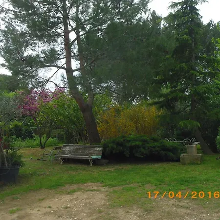 L Oasis Avec Piscine Les Angles (Gard)