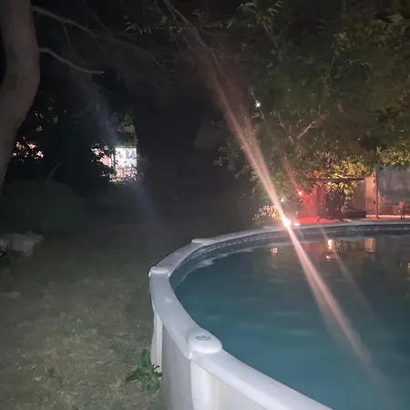 L Oasis Avec Piscine Les Angles (Gard)