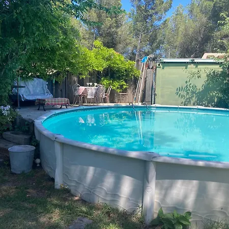 L Oasis Avec Piscine Les Angles (Gard)
