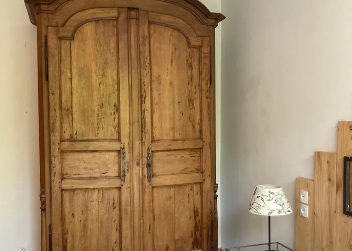 L Oasis Avec Piscine Les Angles (Gard)